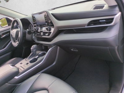 2022 Toyota Highlander XLE FWD (Natl)