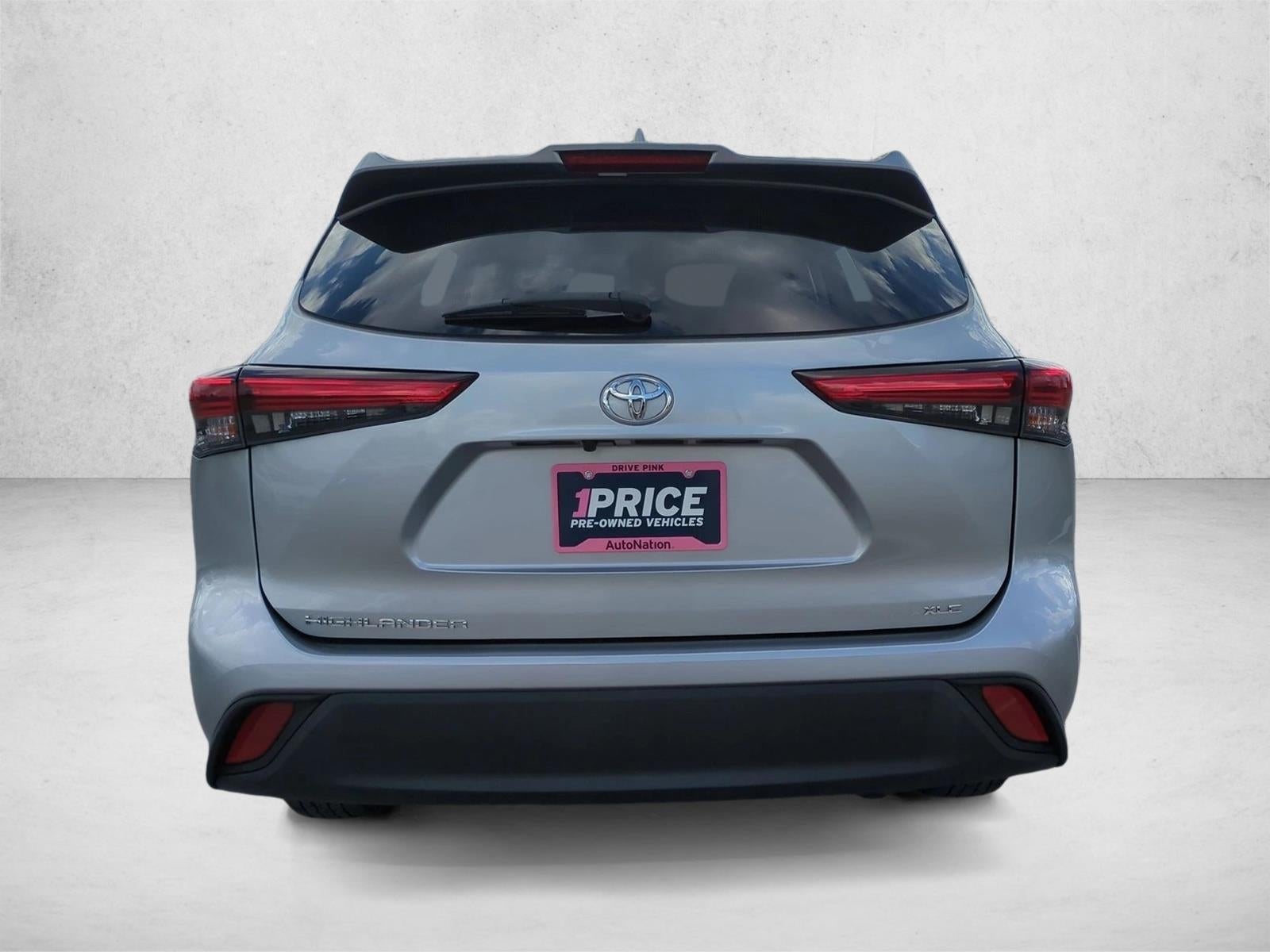 2022 Toyota Highlander XLE FWD (Natl)