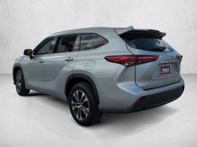 2022 Toyota Highlander XLE FWD (Natl)