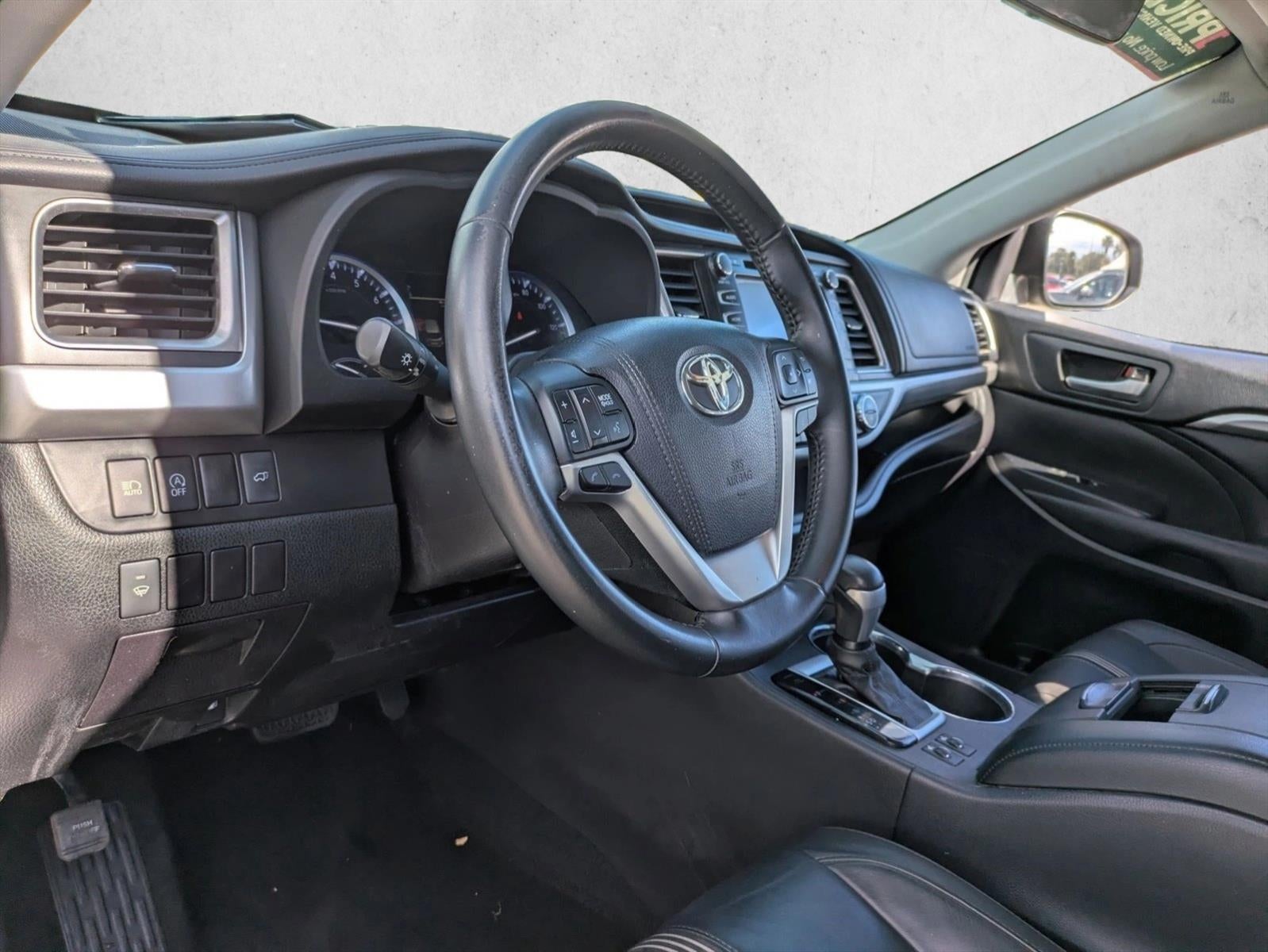 2017 Toyota Highlander SE V6 AWD (Natl)