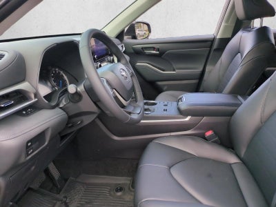 2026 Toyota Highlander Hybrid XLE AWD (Natl)