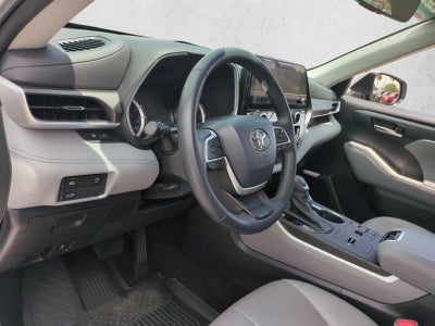 2023 Toyota Highlander XLE FWD (Natl)