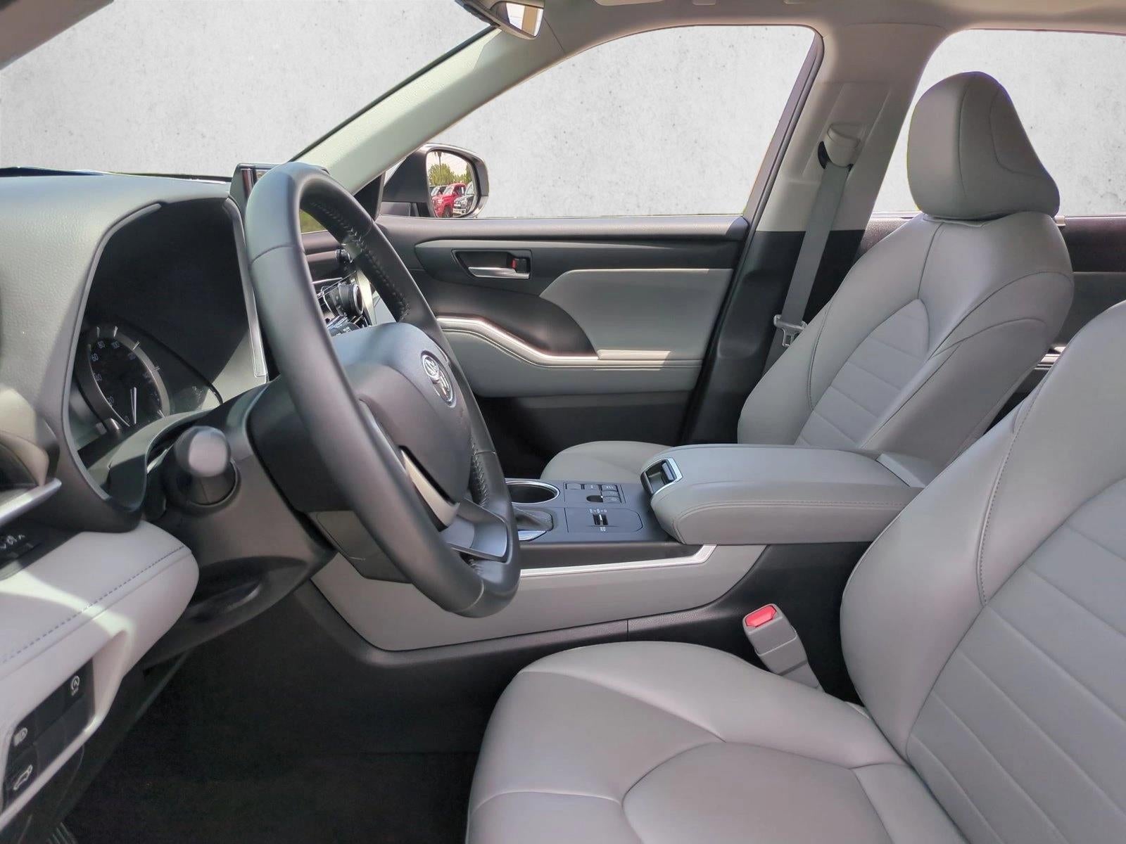 2023 Toyota Highlander XLE FWD (Natl)