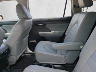 2023 Toyota Highlander XLE FWD (Natl)