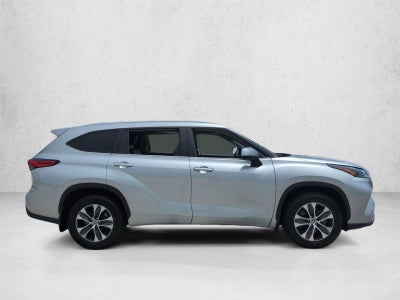 2023 Toyota Highlander XLE FWD (Natl)
