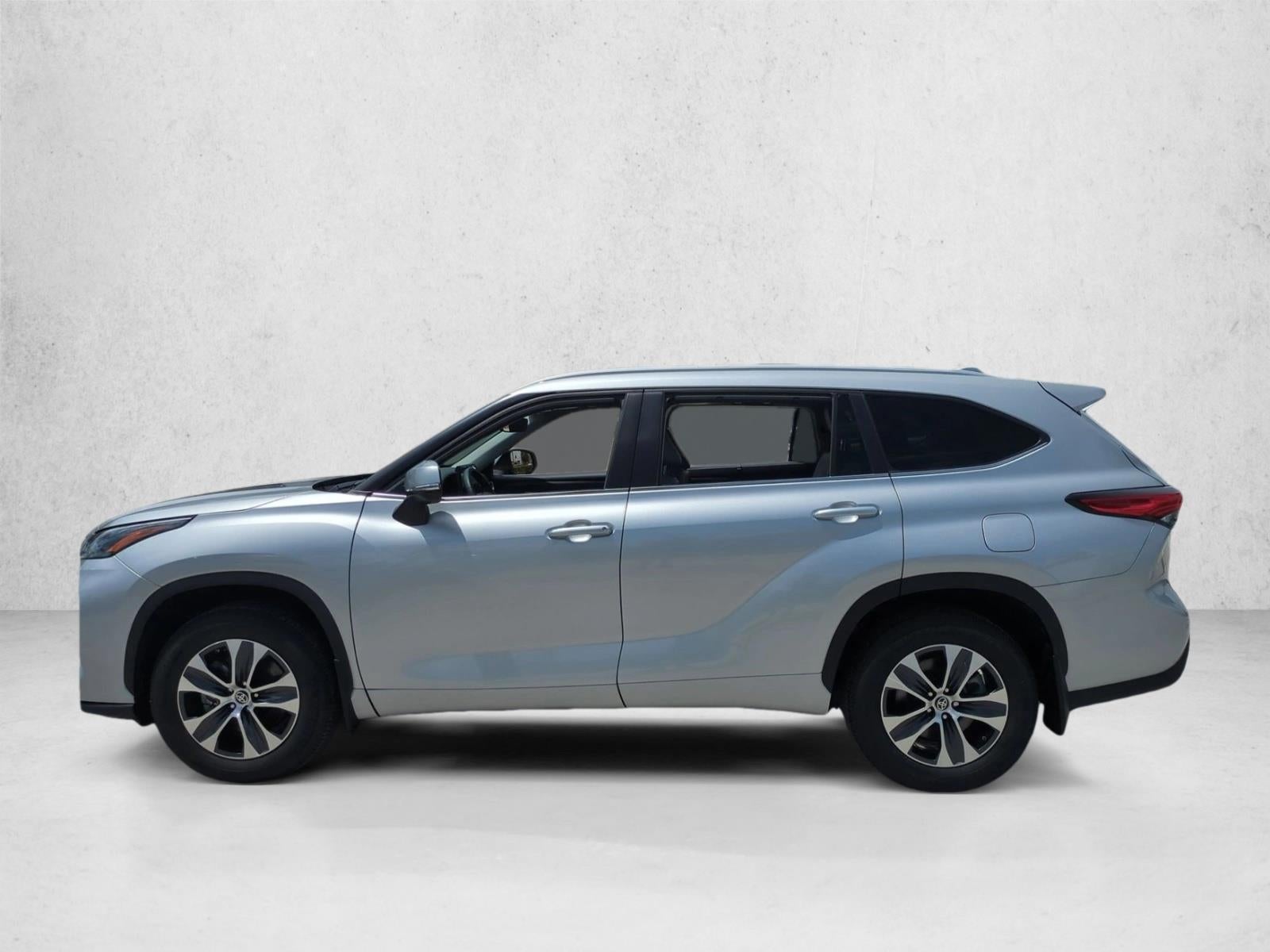 2023 Toyota Highlander XLE FWD (Natl)