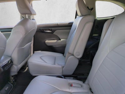 2023 Toyota Highlander XLE FWD (Natl)