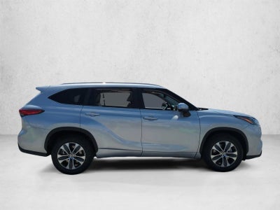 2023 Toyota Highlander XLE FWD (Natl)