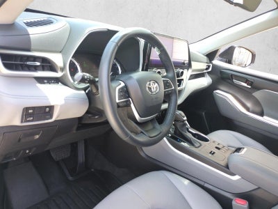 2023 Toyota Highlander XLE FWD (Natl)