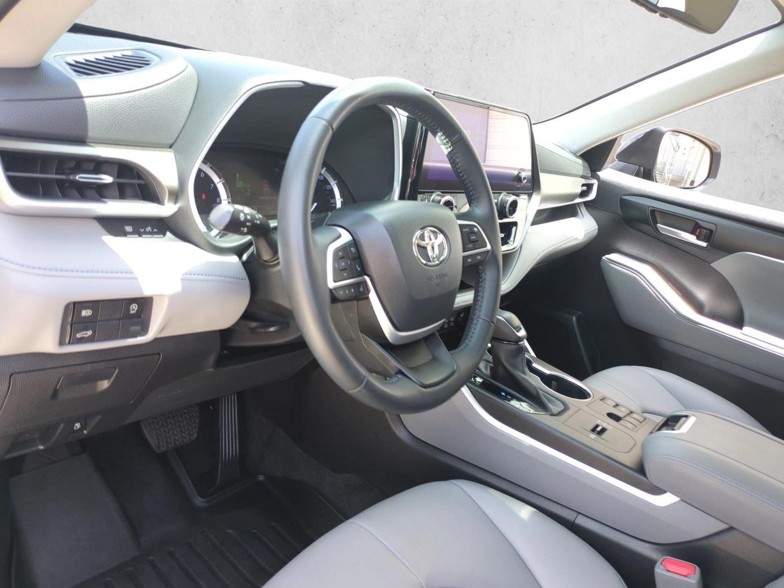 2023 Toyota Highlander XLE FWD (Natl)