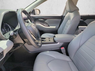 2023 Toyota Highlander XLE FWD (Natl)