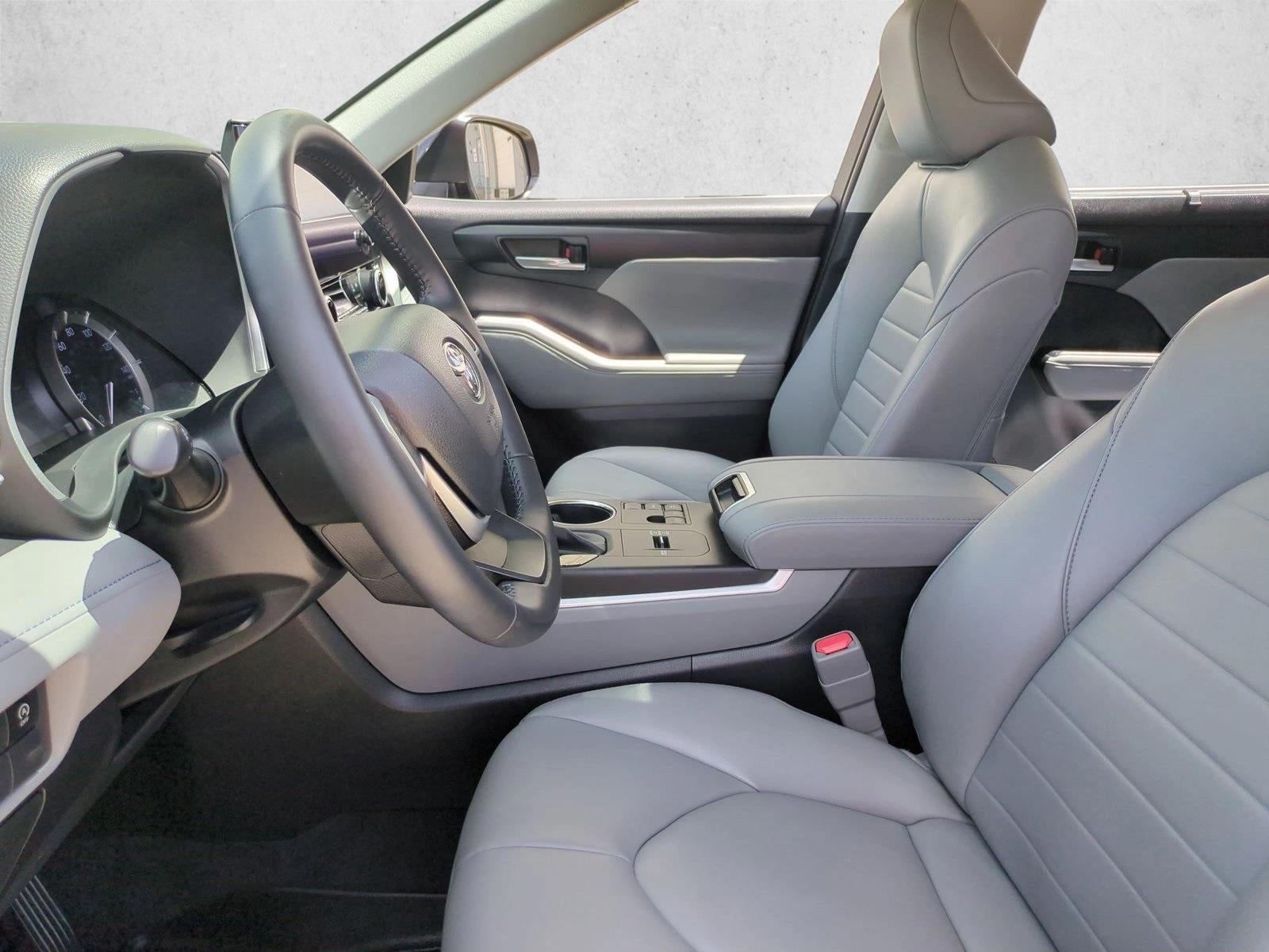 2023 Toyota Highlander XLE FWD (Natl)