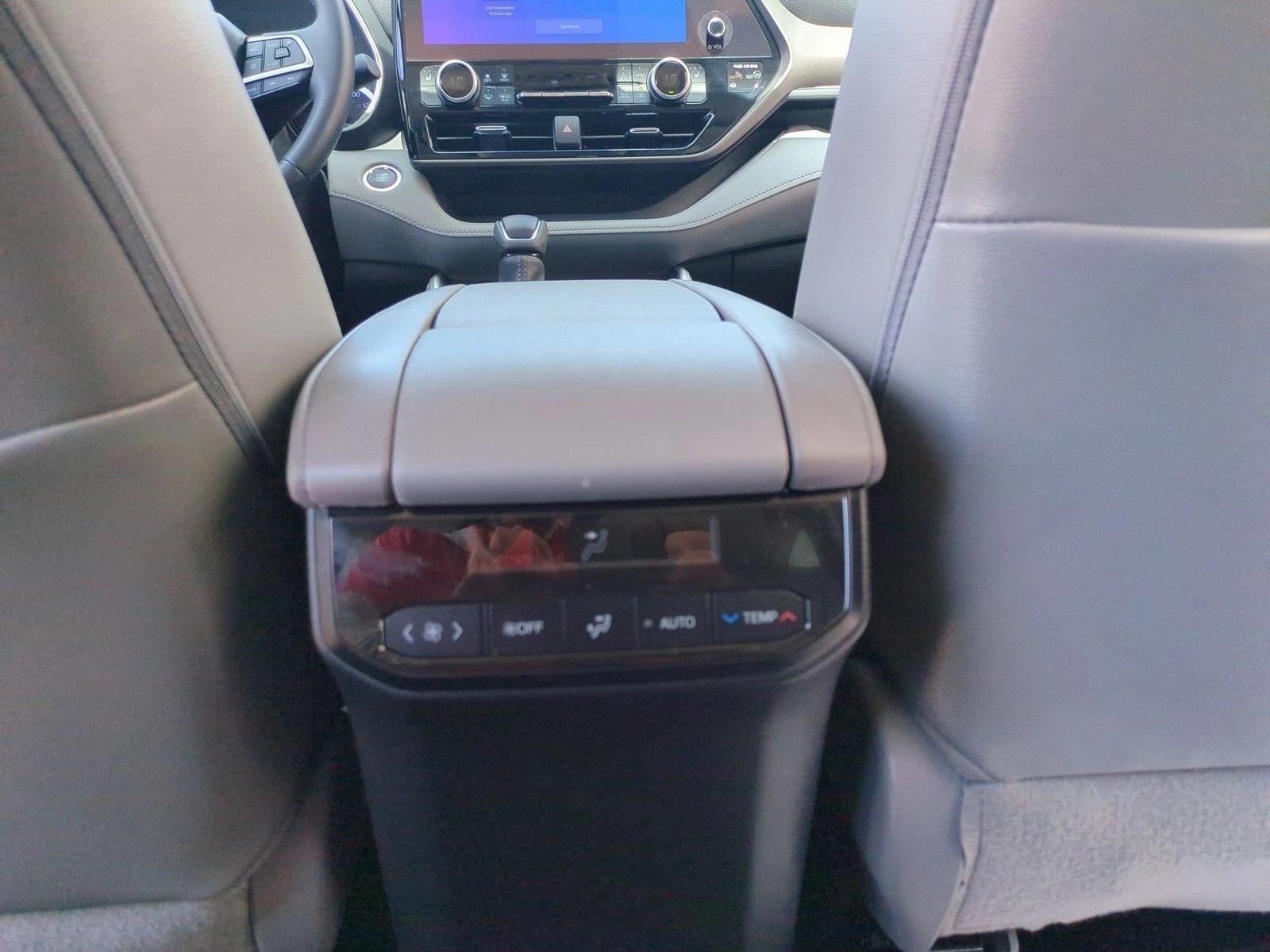 2023 Toyota Highlander XLE FWD (Natl)