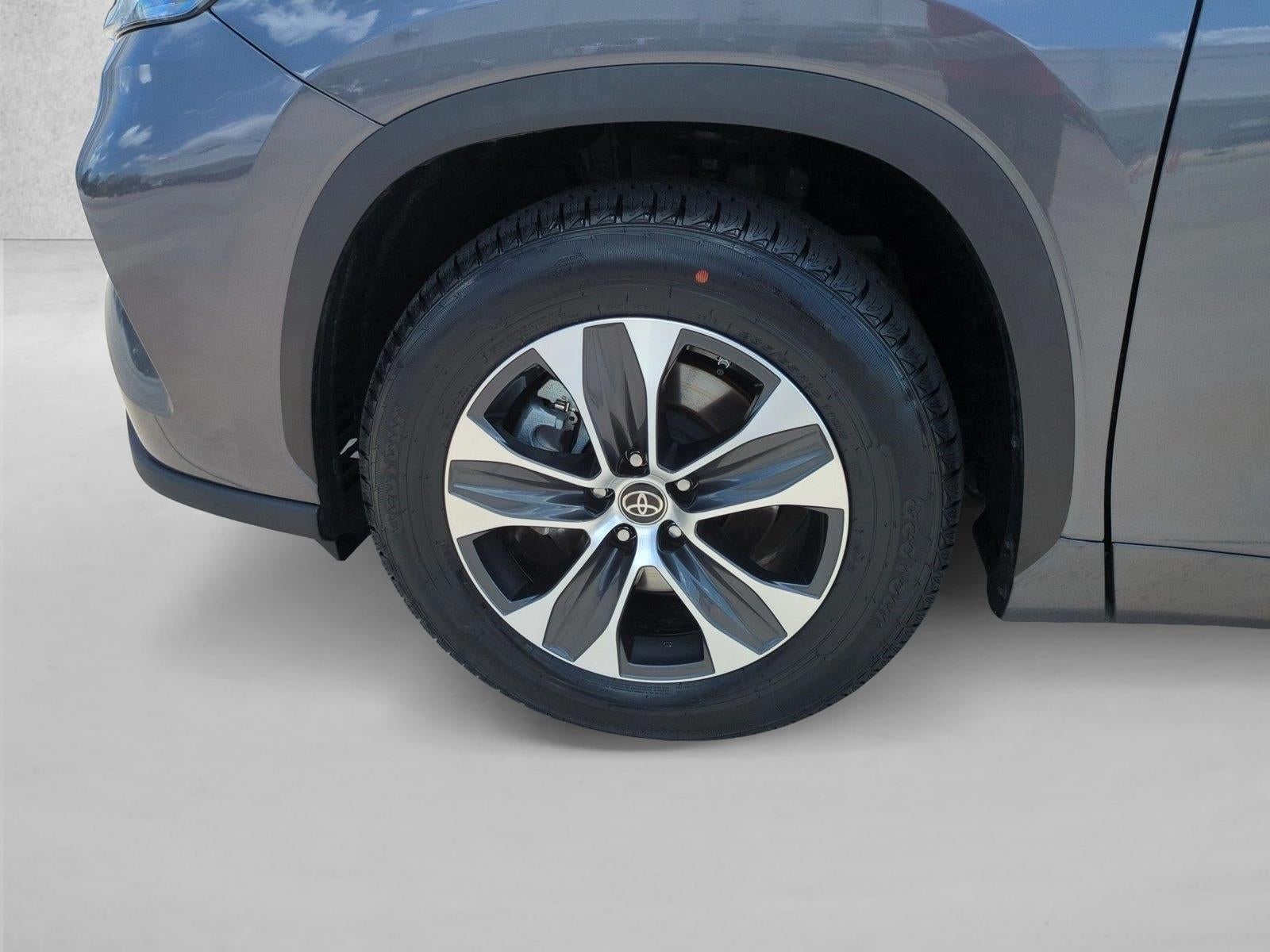 2023 Toyota Highlander XLE FWD (Natl)