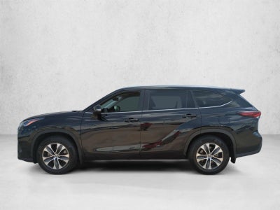 2024 Toyota Highlander XLE FWD (Natl)