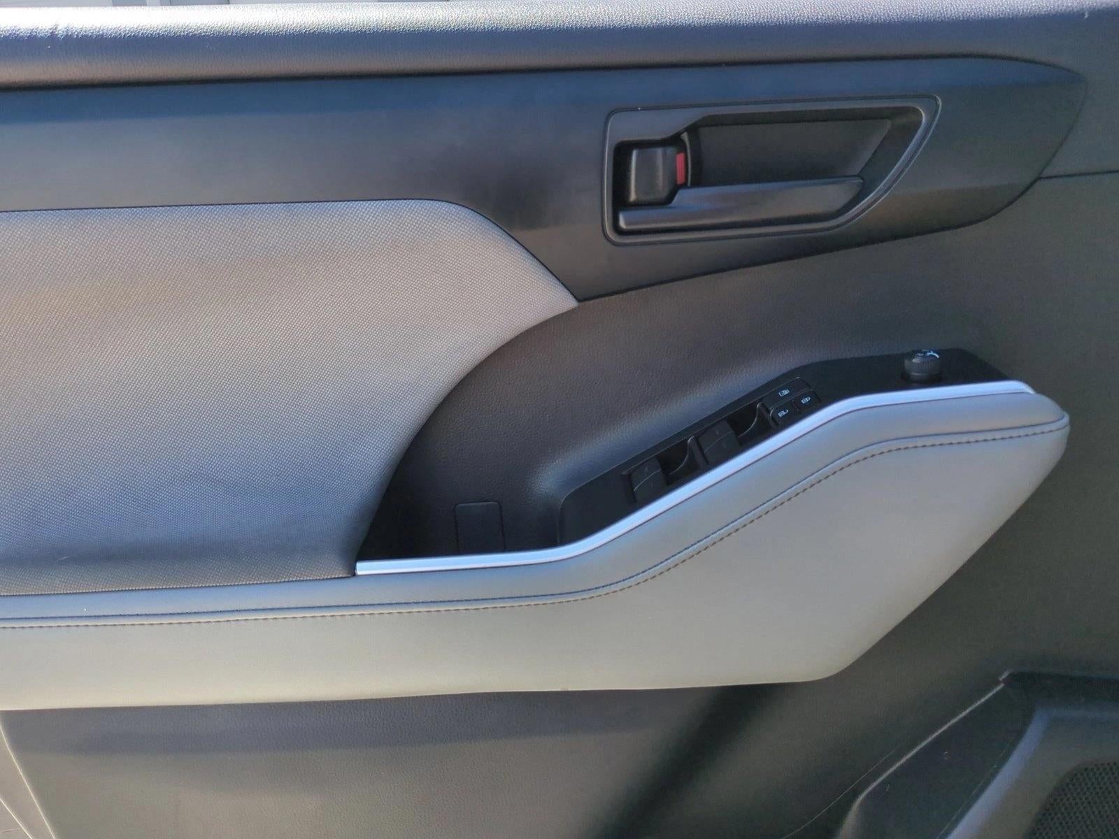 2023 Toyota Highlander LE FWD (GS)