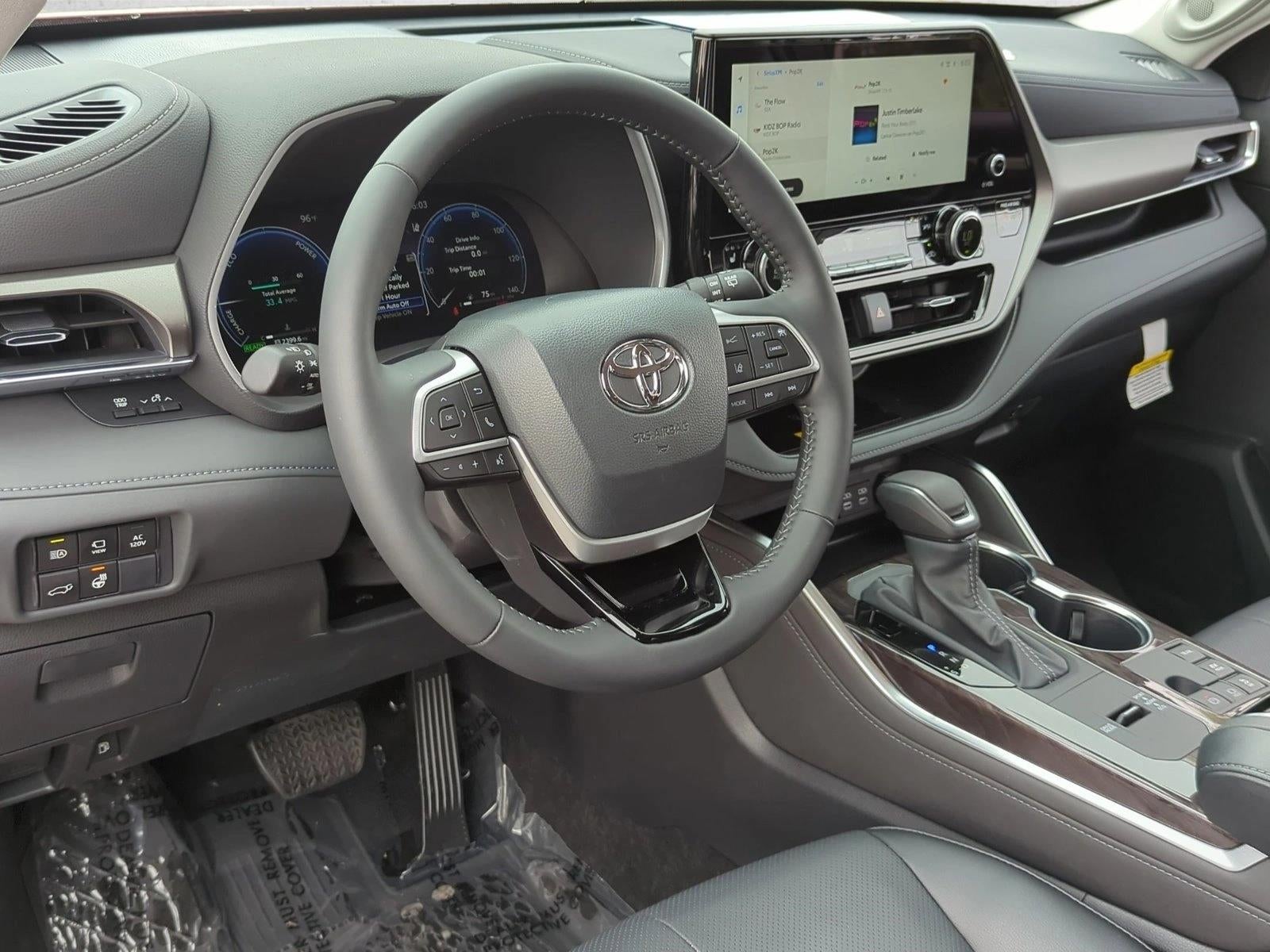2026 Toyota Highlander Hybrid Limited AWD (Natl)