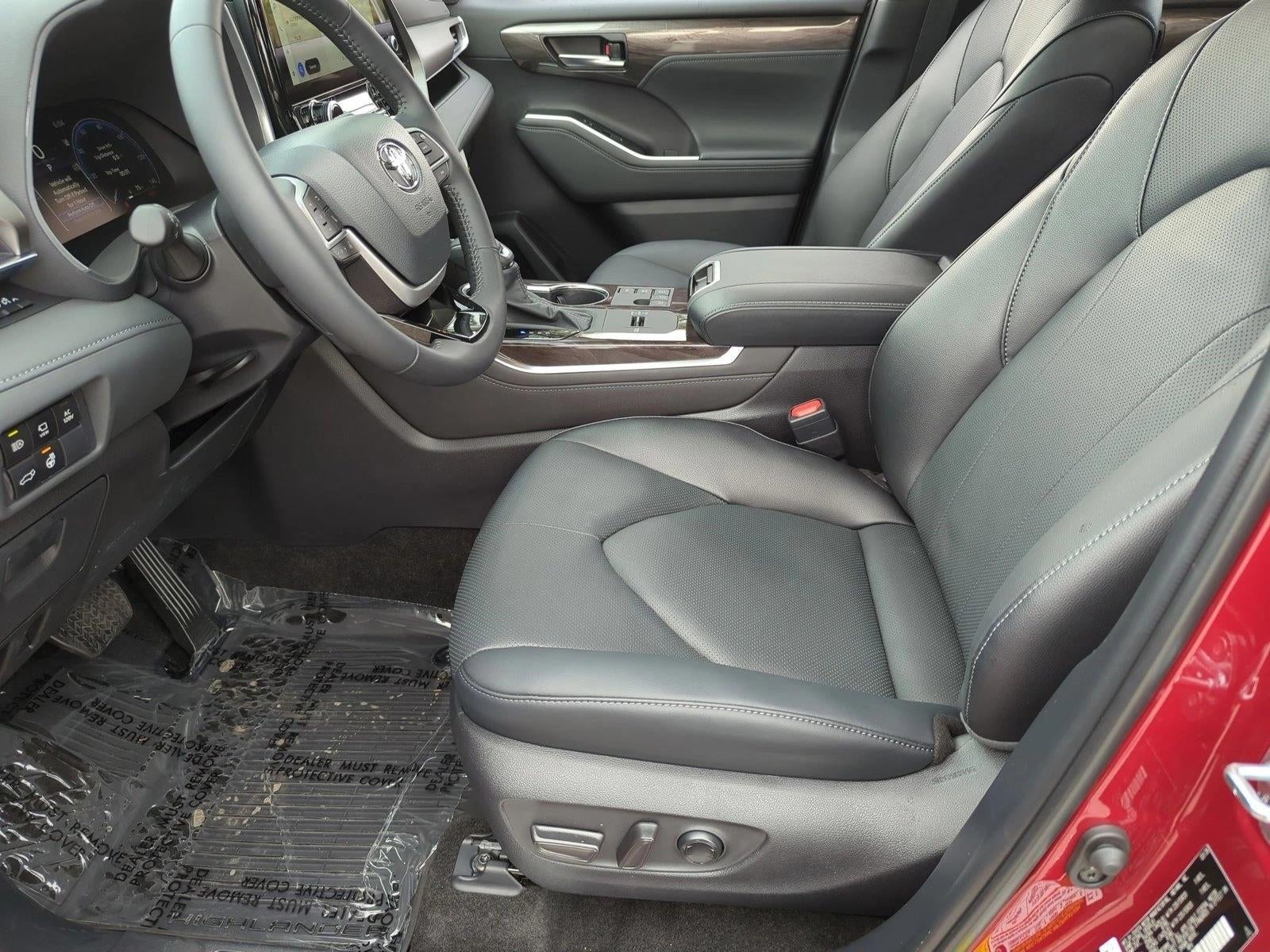 2026 Toyota Highlander Hybrid Limited AWD (Natl)