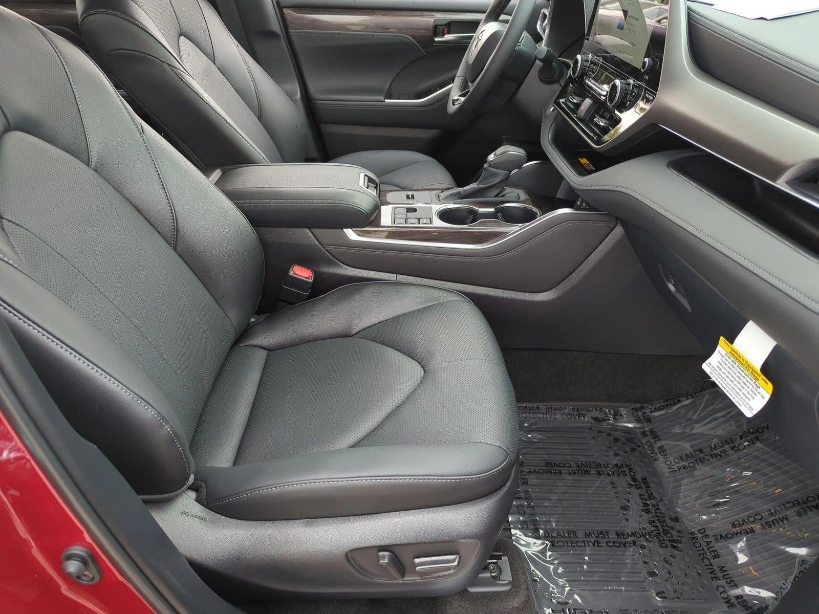 2026 Toyota Highlander Hybrid Limited AWD (Natl)