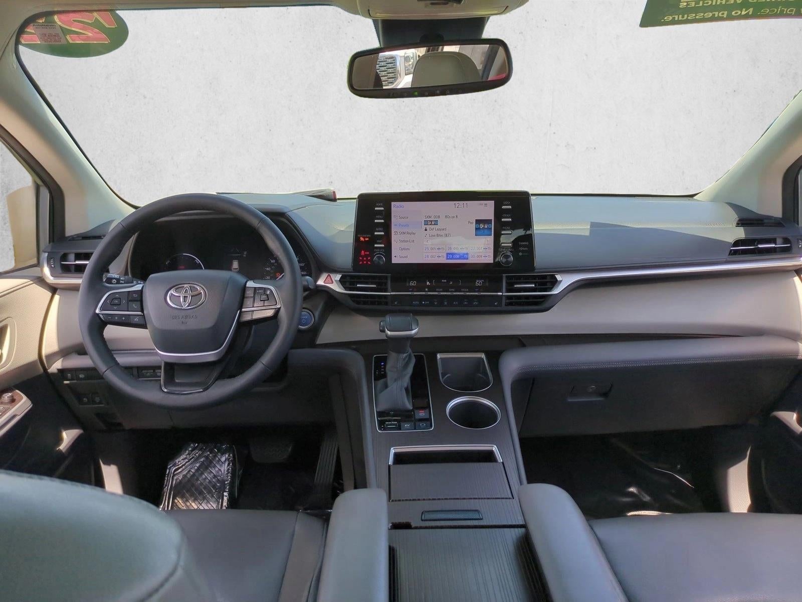 2022 Toyota Sienna XLE FWD 8-Passenger (Natl)
