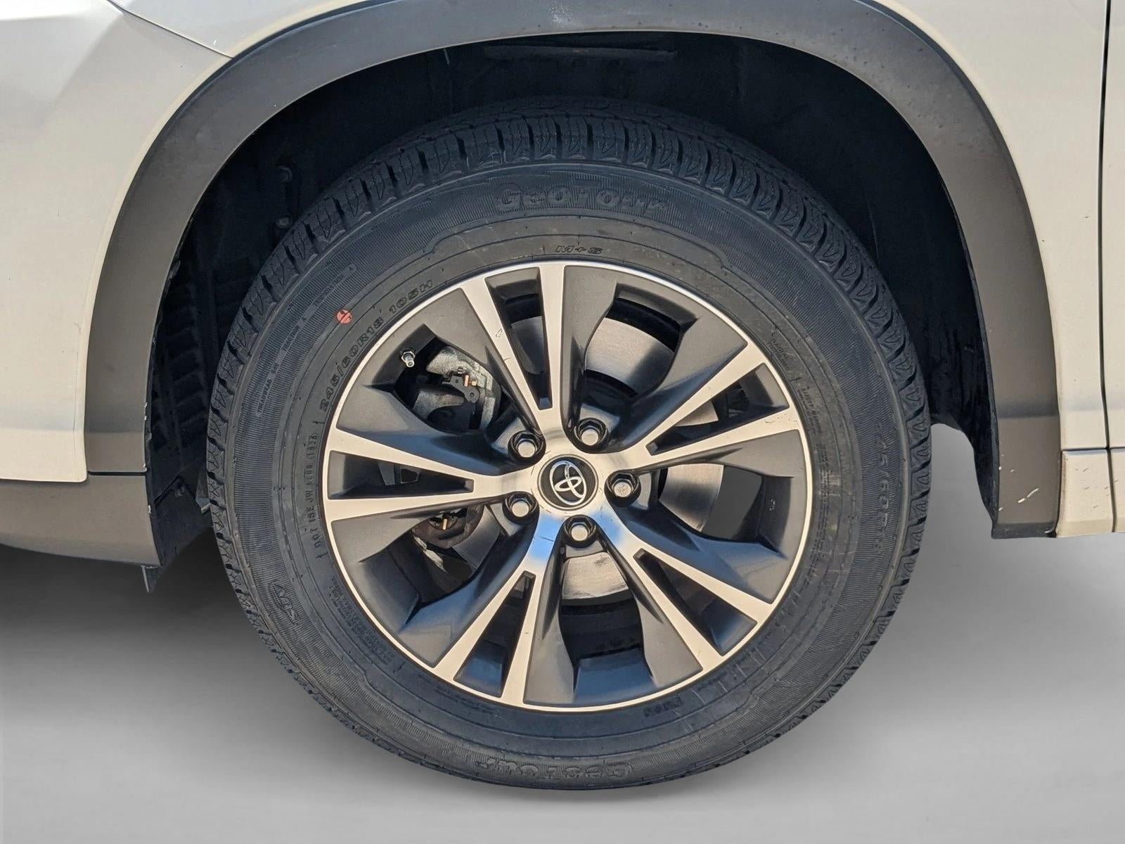 2018 Toyota Highlander LE I4 FWD (Natl)