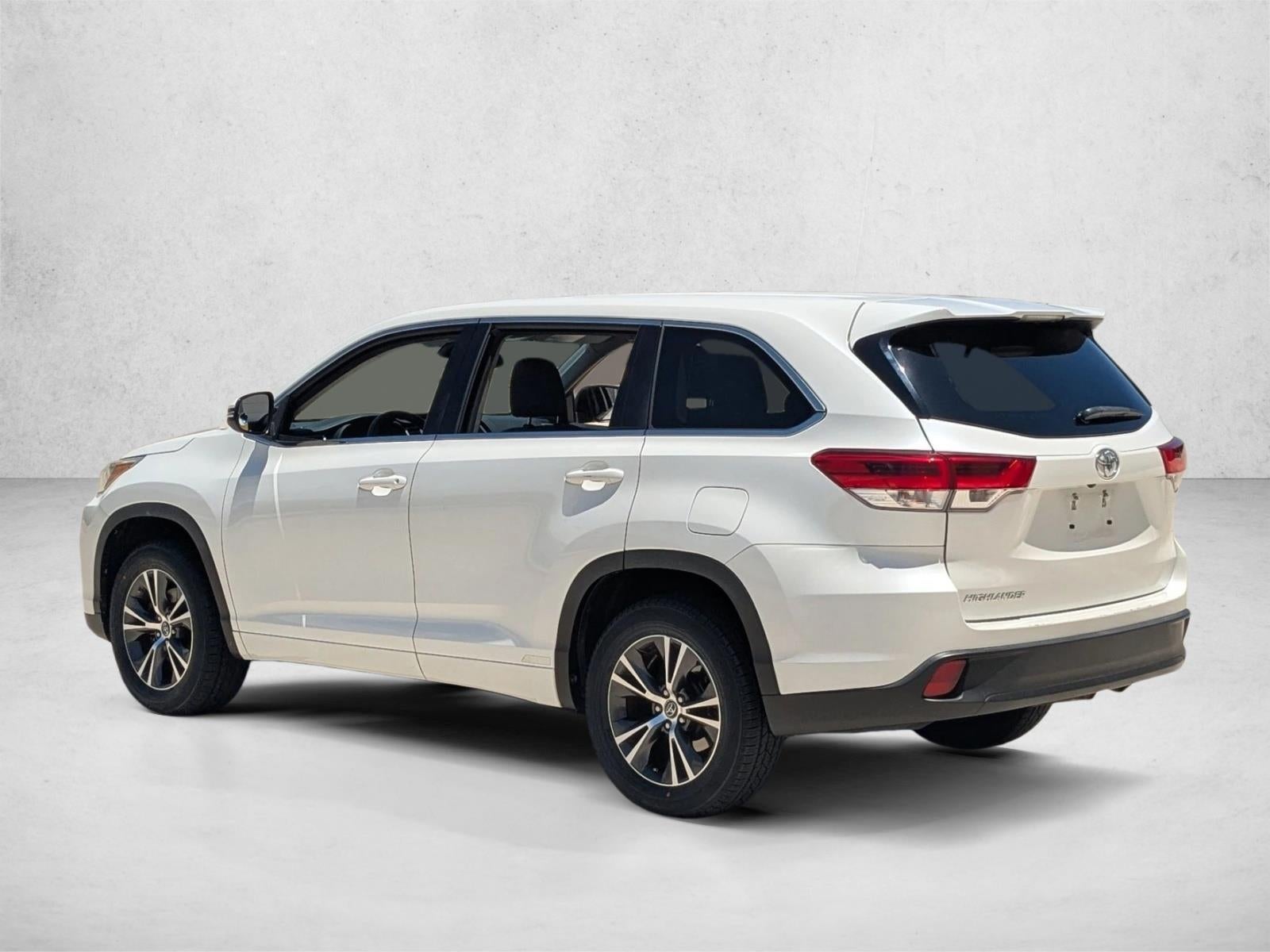 2018 Toyota Highlander LE I4 FWD (Natl)