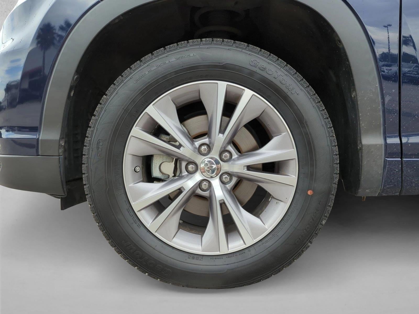 2014 Toyota Highlander FWD 4dr V6 LE Plus (SE)
