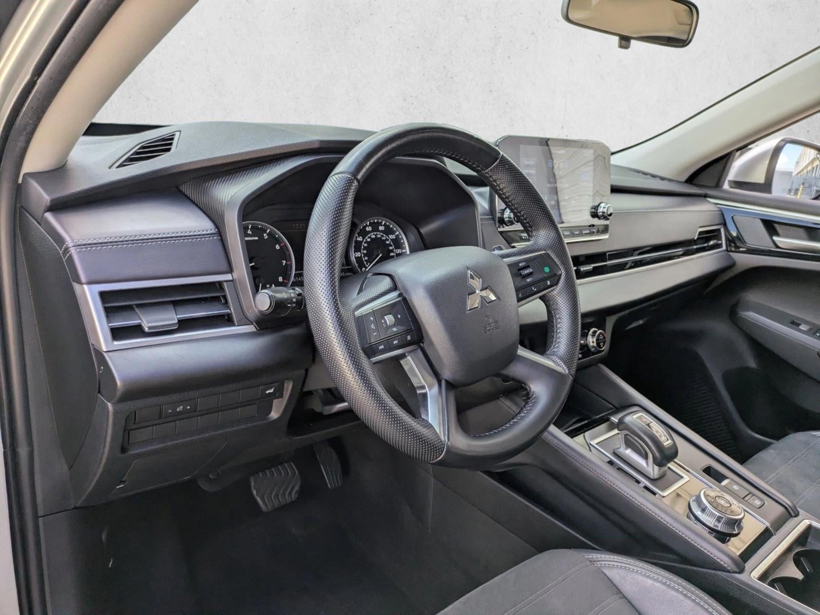 2023 Mitsubishi Outlander SE FWD