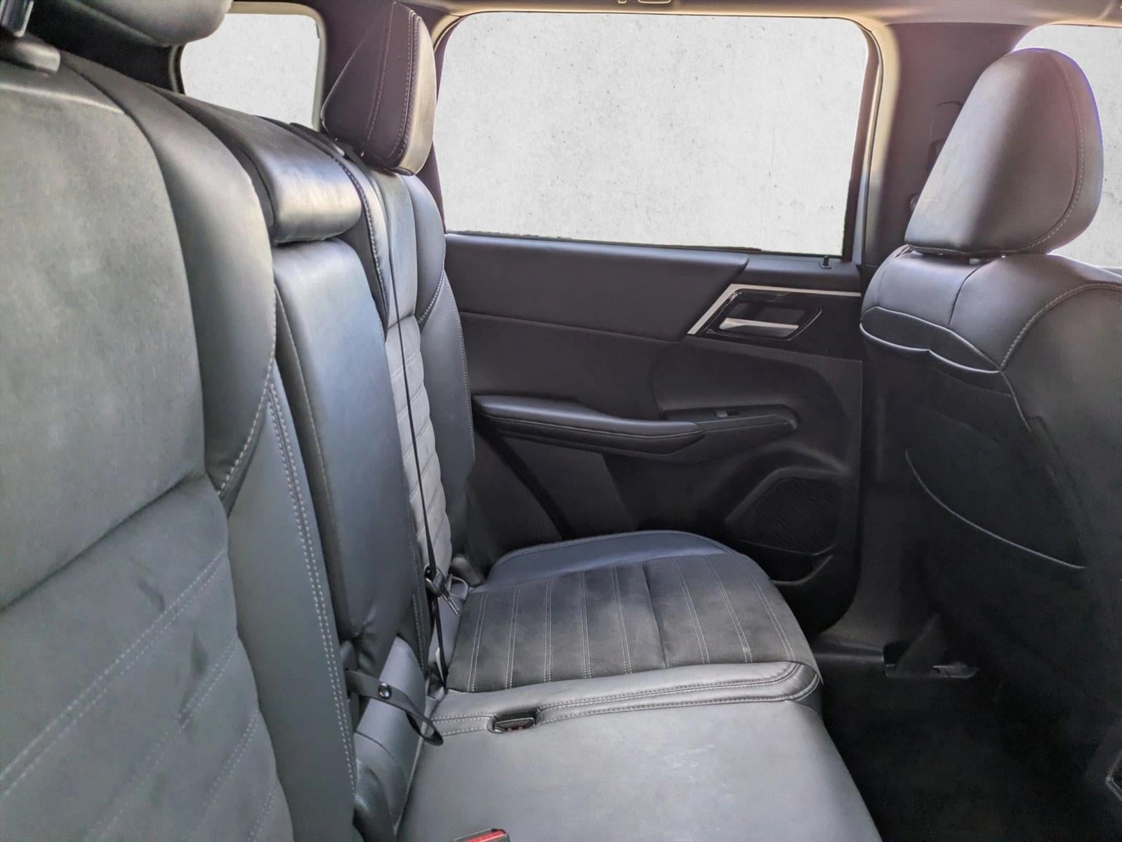 2023 Mitsubishi Outlander SE FWD