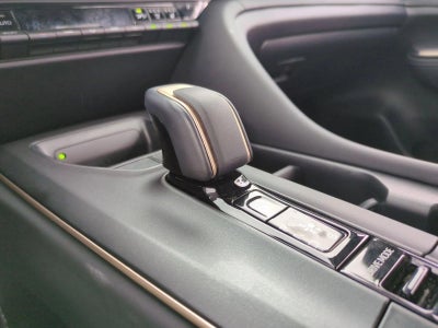 2023 Toyota Crown Limited AWD (Natl)