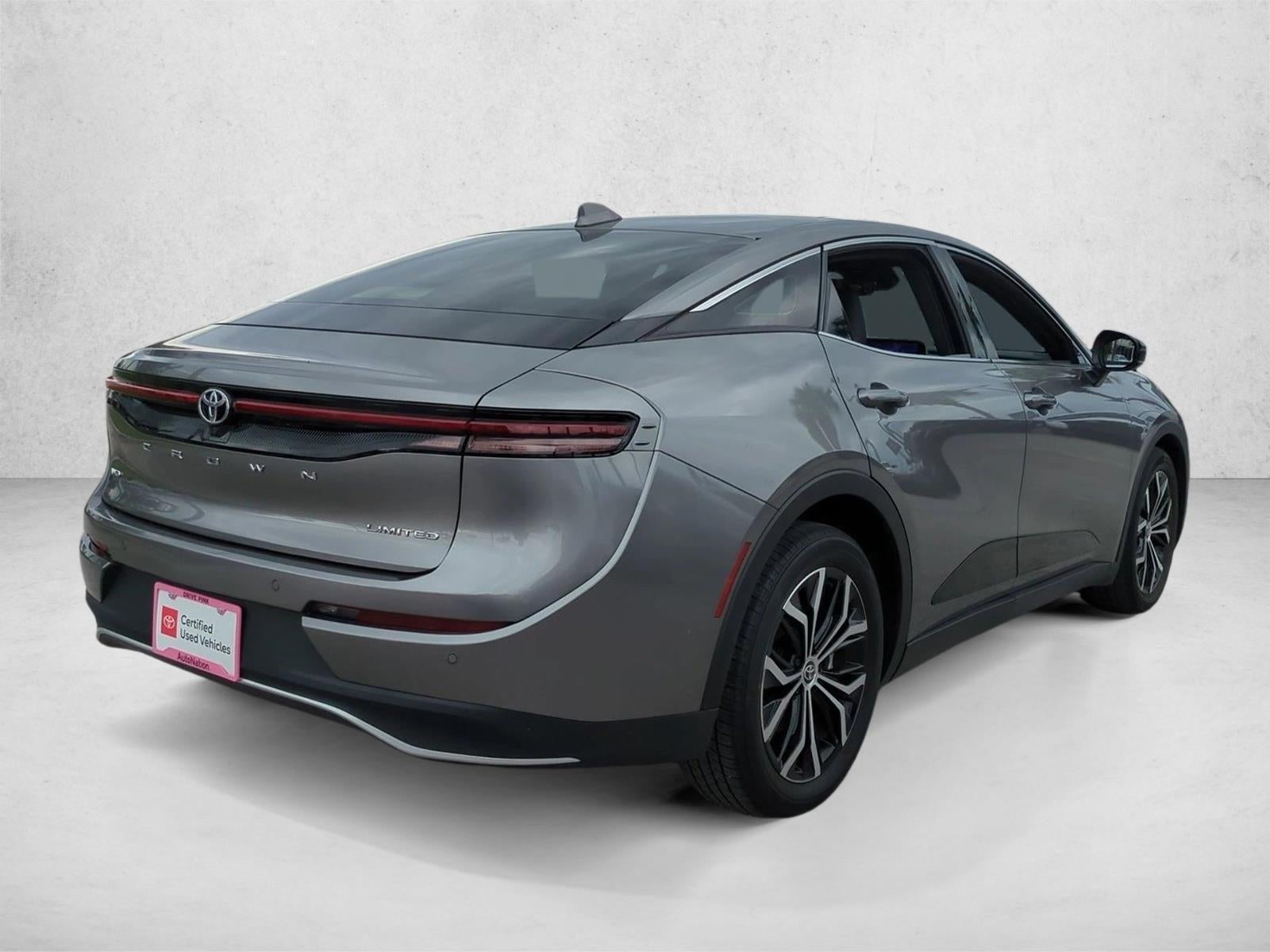 2023 Toyota Crown Limited AWD (Natl)