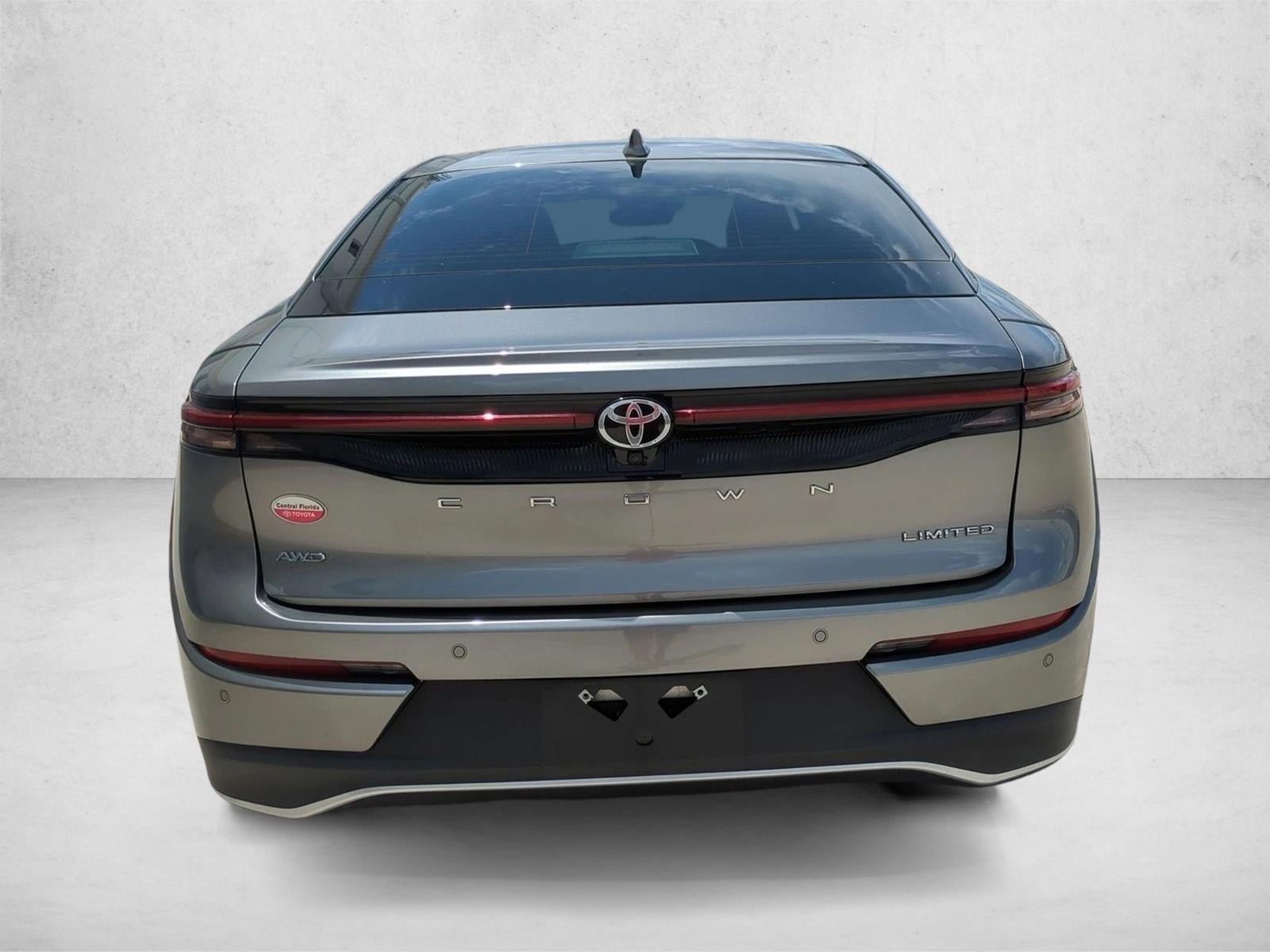 2023 Toyota Crown Limited AWD (Natl)