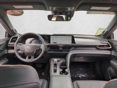 2023 Toyota Crown Limited AWD (Natl)
