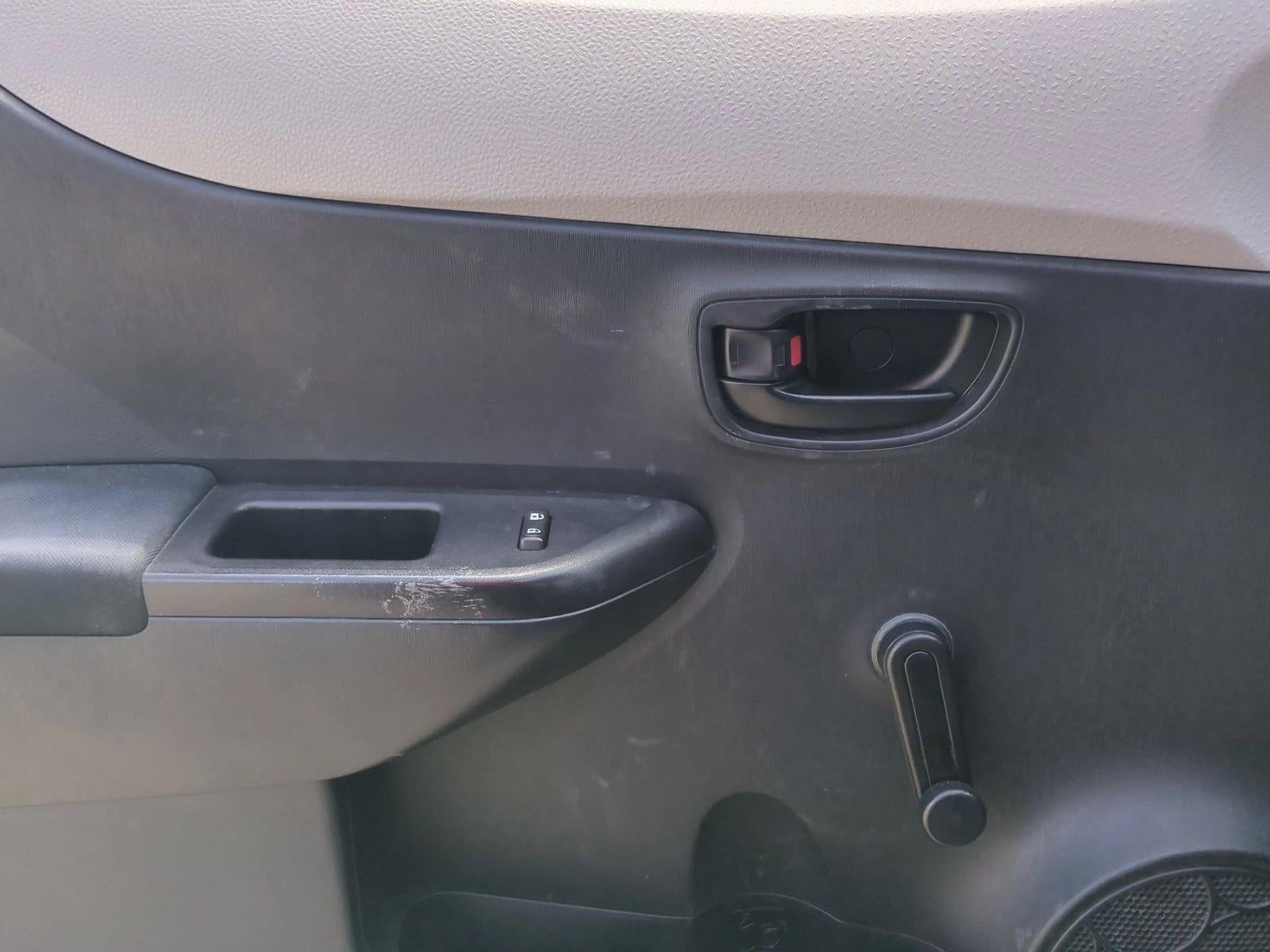 2013 Toyota Yaris 5dr Liftback Auto L (Natl)