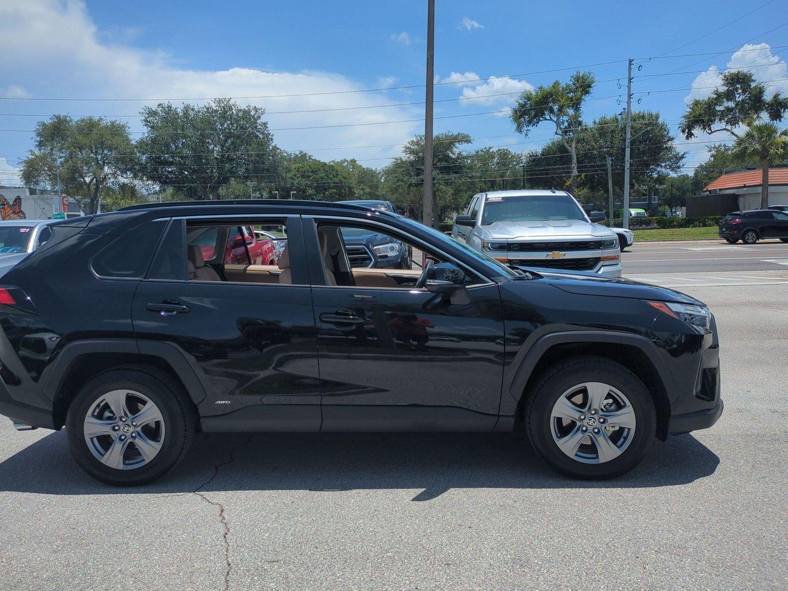2025 Toyota RAV4 Hybrid XLE AWD (Natl)