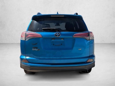 2017 Toyota RAV4 LE FWD (GS)