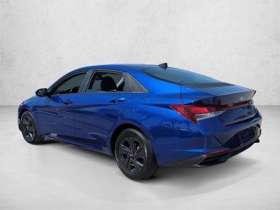 2022 Hyundai ELANTRA SEL IVT