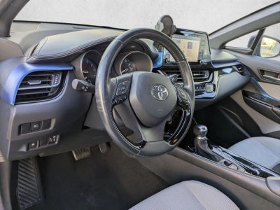 2019 Toyota C-HR XLE FWD (Natl)
