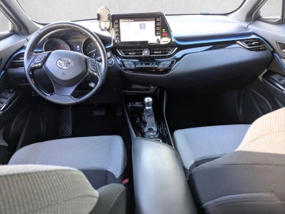 2019 Toyota C-HR XLE FWD (Natl)