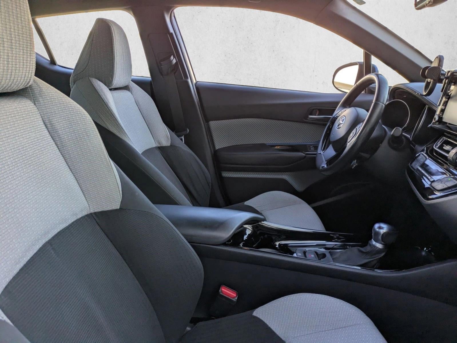 2019 Toyota C-HR XLE FWD (Natl)