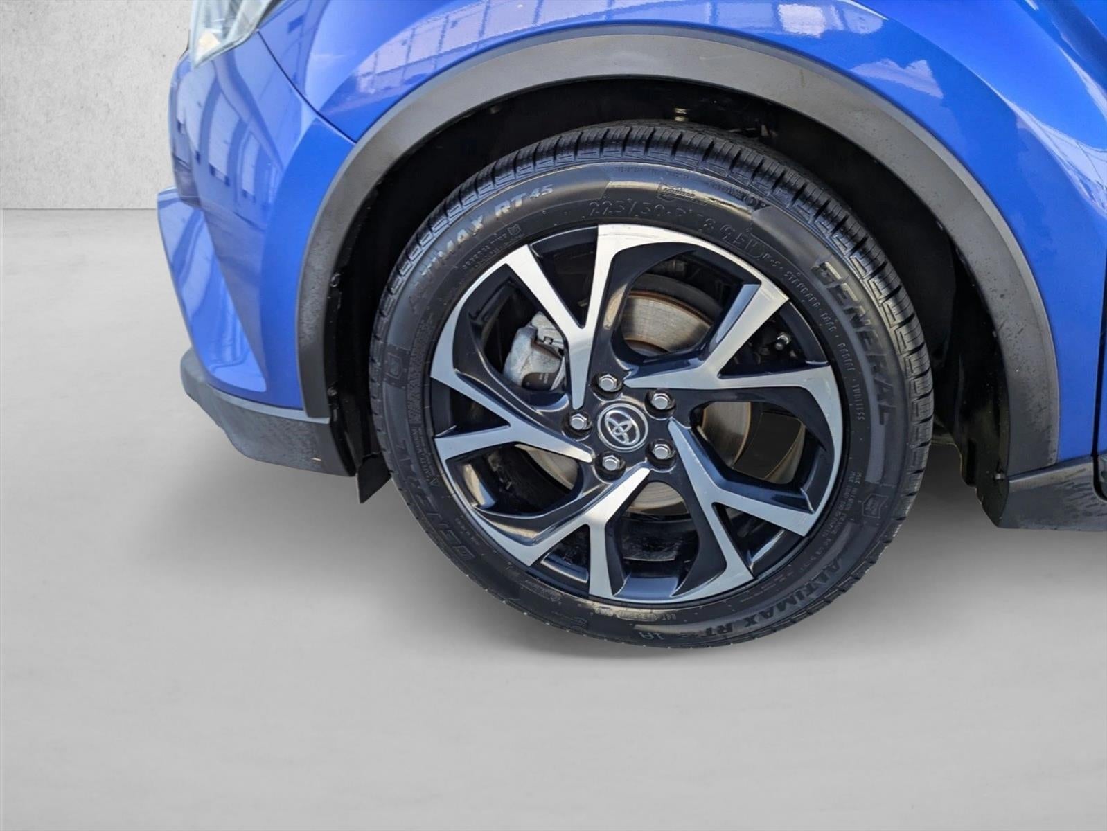 2019 Toyota C-HR XLE FWD (Natl)