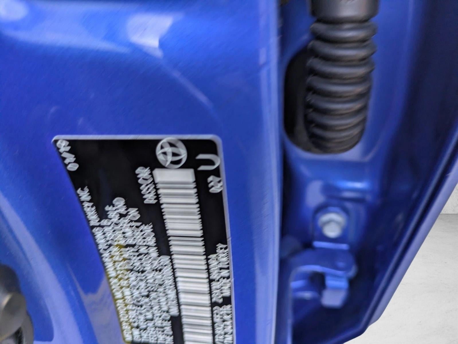 2019 Toyota C-HR XLE FWD (Natl)