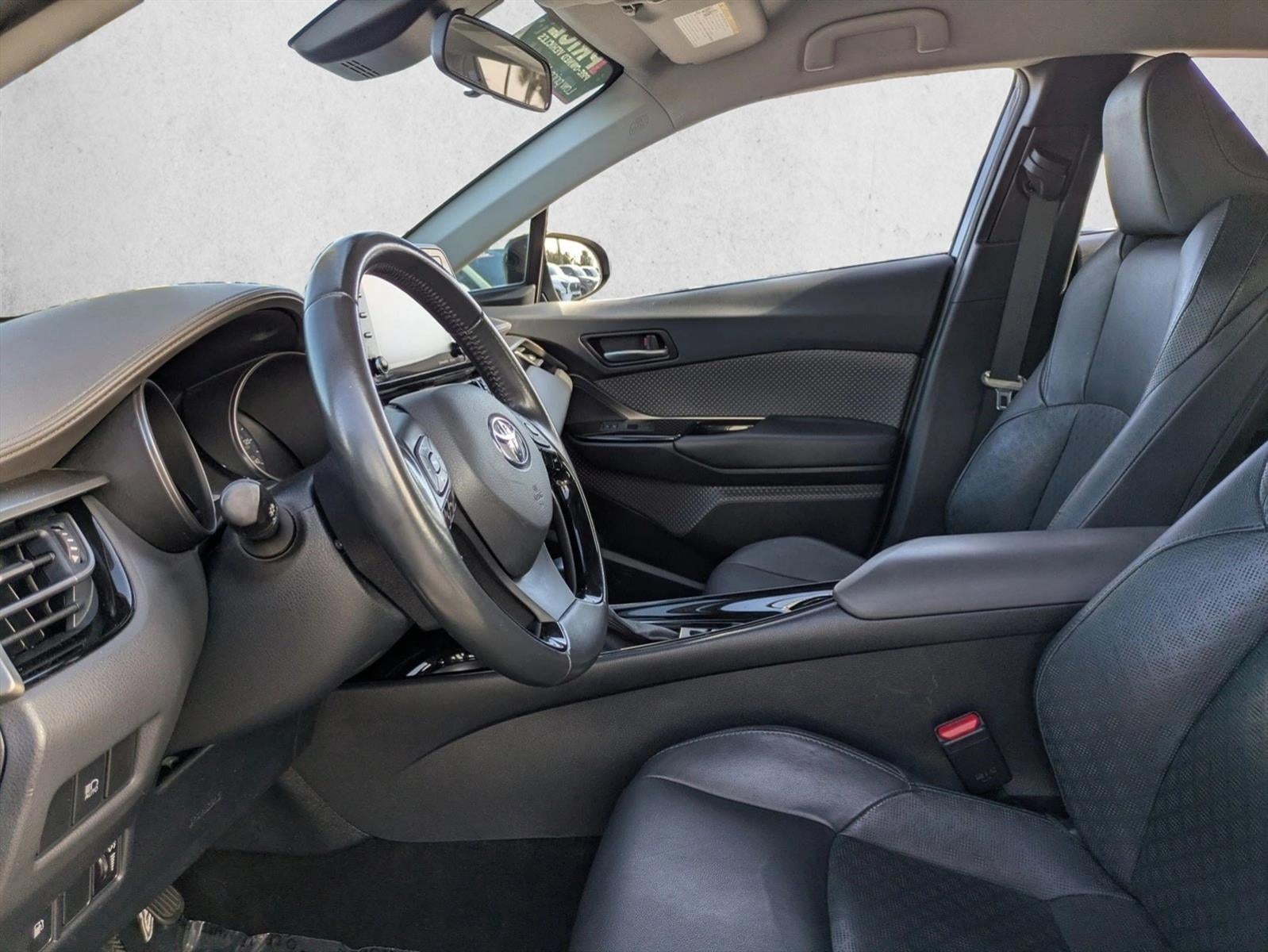 2022 Toyota C-HR Limited FWD (Natl)