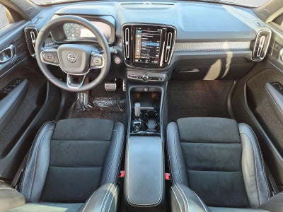 2022 Volvo XC40 T5 AWD R-Design