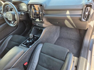 2022 Volvo XC40 T5 AWD R-Design