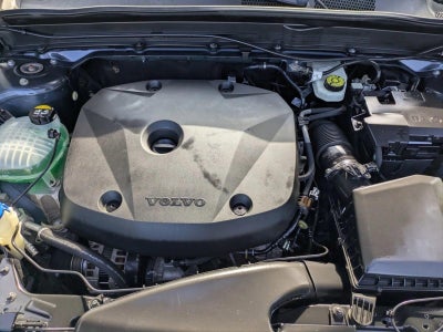 2022 Volvo XC40 T5 AWD R-Design