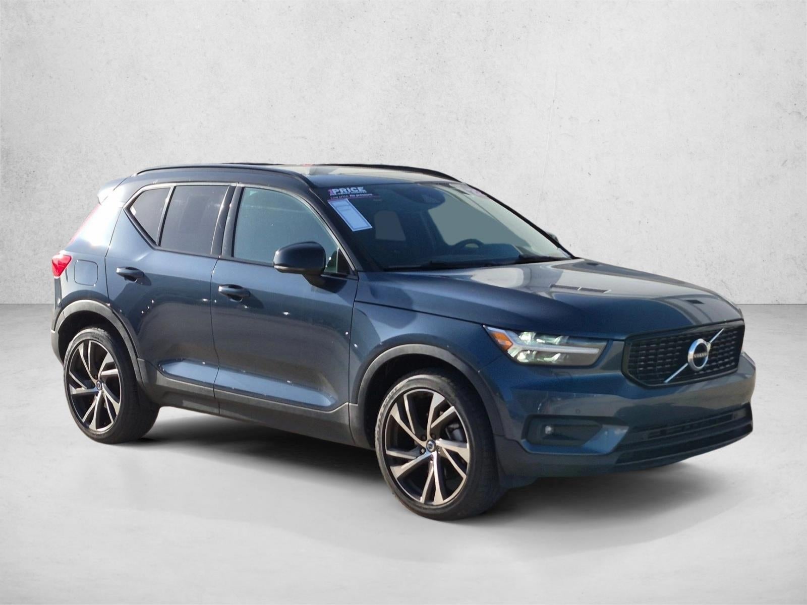 2022 Volvo XC40 T5 AWD R-Design