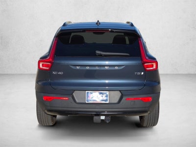 2022 Volvo XC40 T5 AWD R-Design