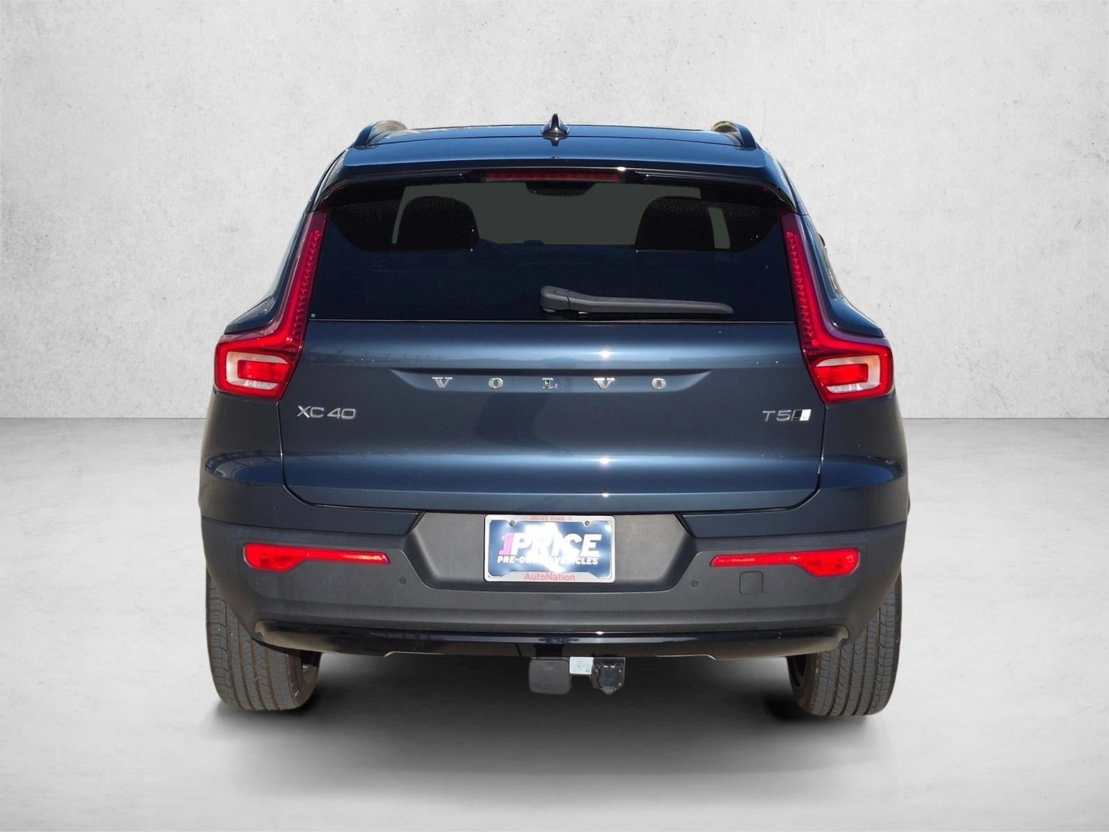 2022 Volvo XC40 T5 AWD R-Design