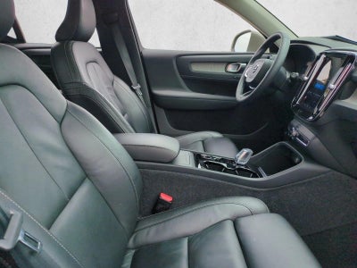 2023 Volvo XC40 B5 AWD Plus Bright Theme